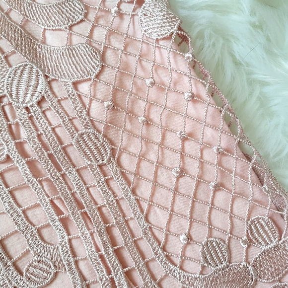 EXPRESS Pink Lace Embroidered Tank Top EUC Size Small - Picture 7 of 9